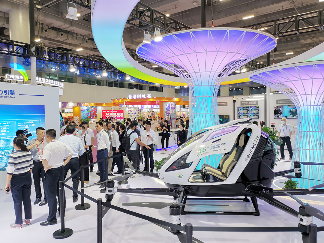 在史上規(guī)模最大的第133屆中國進出口商品交易會上，長視科技與黃埔區(qū)新一代信息技術(shù)企業(yè)聯(lián)合展出，展位位于D區(qū)20.1館G42-71，此次廣交會展覽...